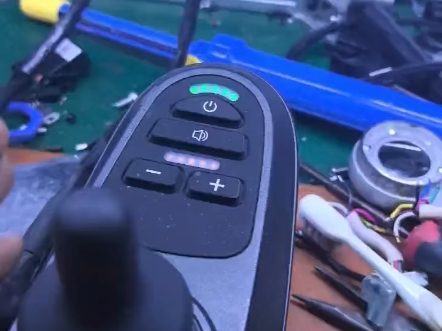 B站_电动轮椅控制器维修_视频截图_05.jpg