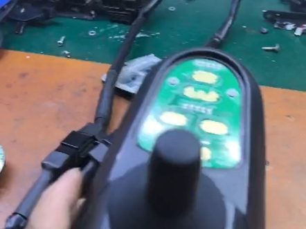 B站_电动轮椅控制器维修_视频截图_20.jpg