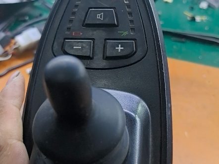 B站_电动轮椅控制器维修_视频截图_45.jpg